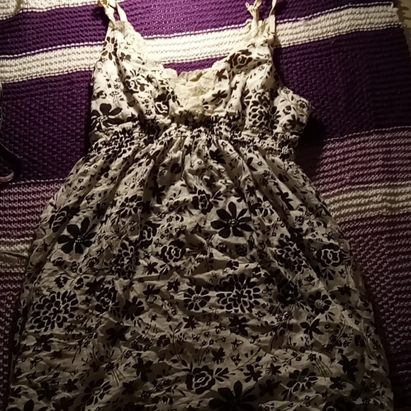 Dress - Picture 1 of 5
